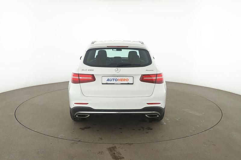 Gebraucht Mercedes GLC250 AMG line 211 PS (155 kW) 2018 Weiß SUV