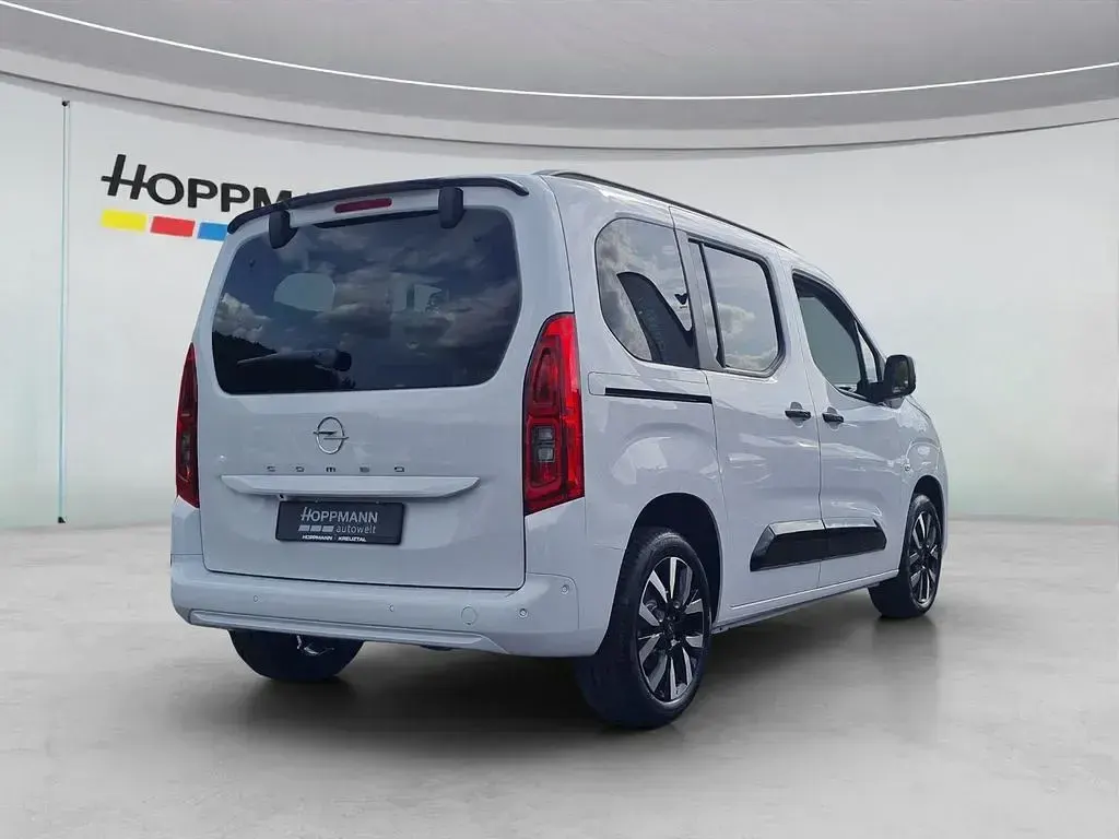 Neu Opel Combo 131 PS (96 kW) 2026 Weiß Van / Kleinbus