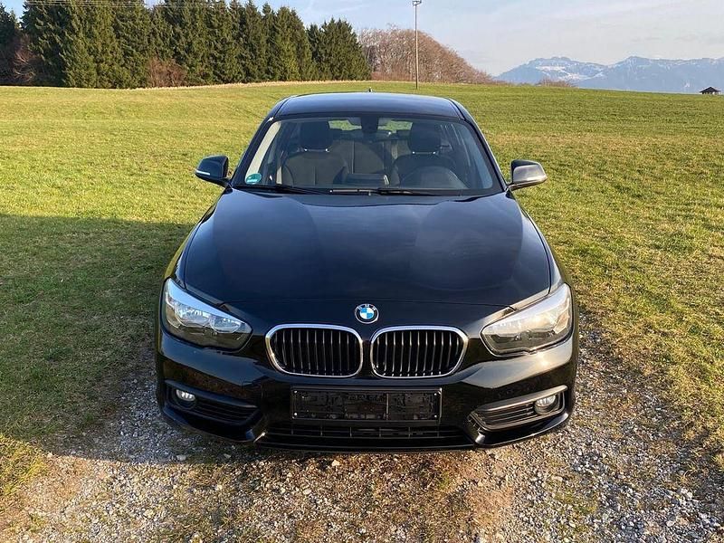 Gebraucht BMW 120 Advantage 185 PS (136 kW) 2017 Schwarz Kleinwagen