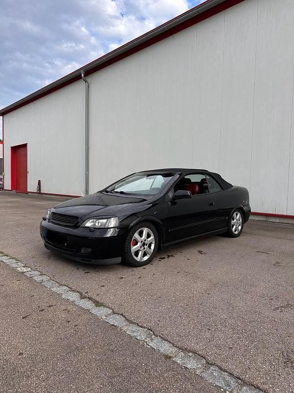 Schwarz Gebraucht 2002 Opel Astra Cabriolet Cabrio | 1.200 € (Guter Preis) - Bild 1/4