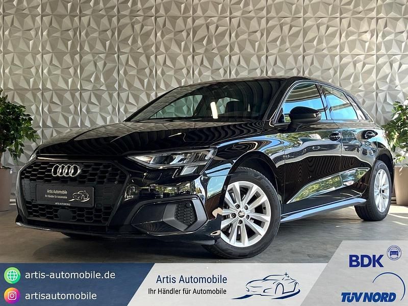 Schwarz Gebraucht 2022 Audi A3 Sportback Ambiente Kleinwagen | 21.890 € (Guter Preis) - Bild 1/4