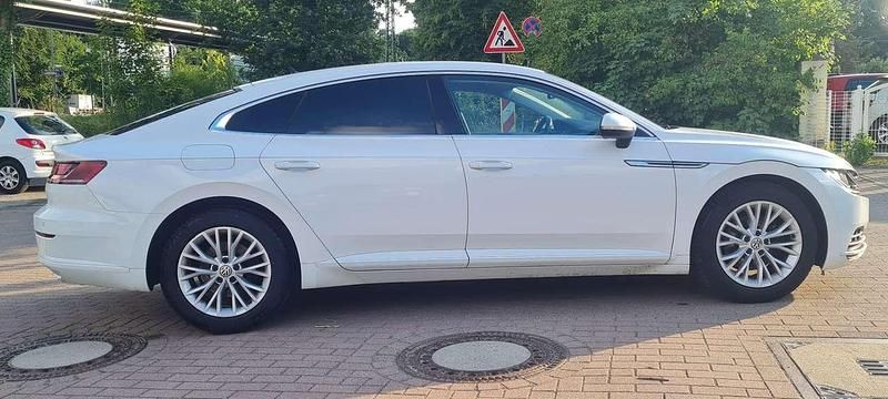 Weiss Gebraucht 2017 VW Arteon Coupé | 16.990 € (Fairer Preis) - Bild 1/4