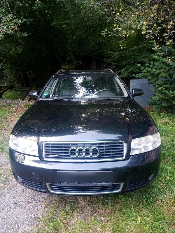 Schwarz Gebraucht 2002 Audi A4 Kombi | 2.699 € (Fairer Preis) - Bild 1/4