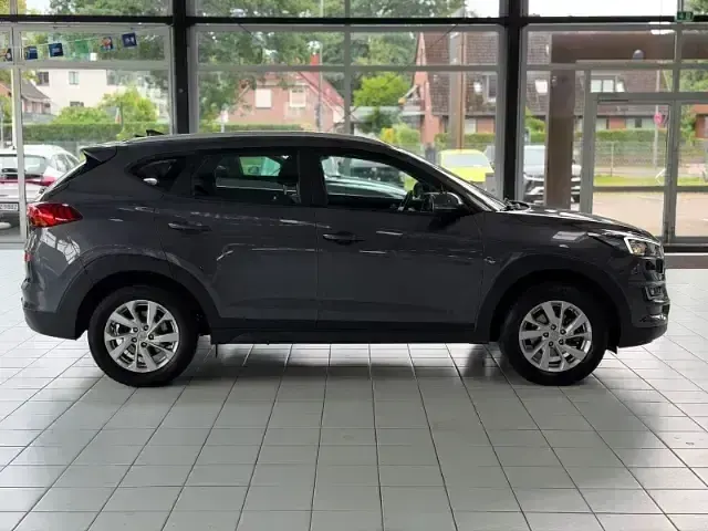 Gebraucht Hyundai Tucson Trend 132 PS (97 kW) 2019 Grau SUV
