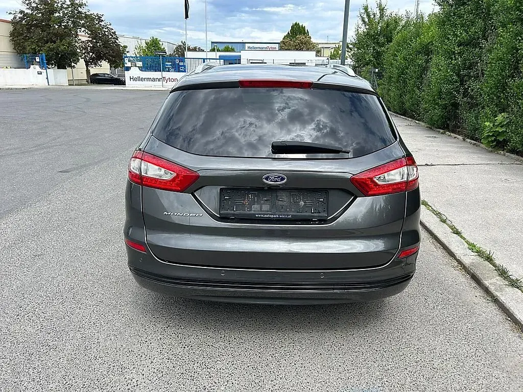 Gebraucht Ford Mondeo Titanium 150 PS (110 kW) 2017 Grau Limousine