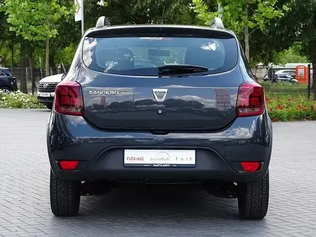 Gebraucht Dacia Sandero Essentiel 73 PS (53 kW) 2020 Grau SUV
