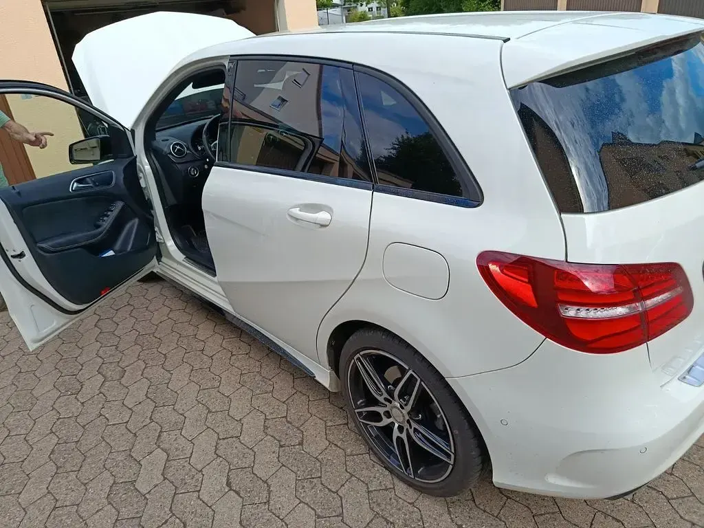 Gebraucht Mercedes B220 Edition 177 PS (130 kW) 2017 Weiß Van / Kleinbus