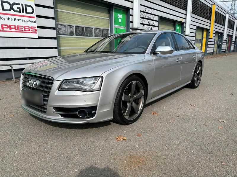 Gebraucht Audi S8 519 PS (381 kW) 2013 Silber Limousine
