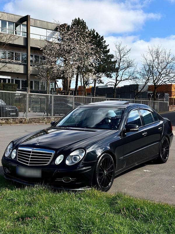 Gebraucht Mercedes E270 Avantgarde 225 PS (165 kW) 2002 Schwarz Limousine