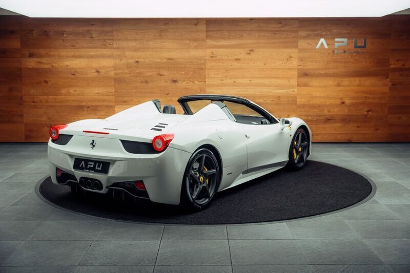 Gebraucht Ferrari 458 570 PS (419 kW) 2013 Weiß Cabrio
