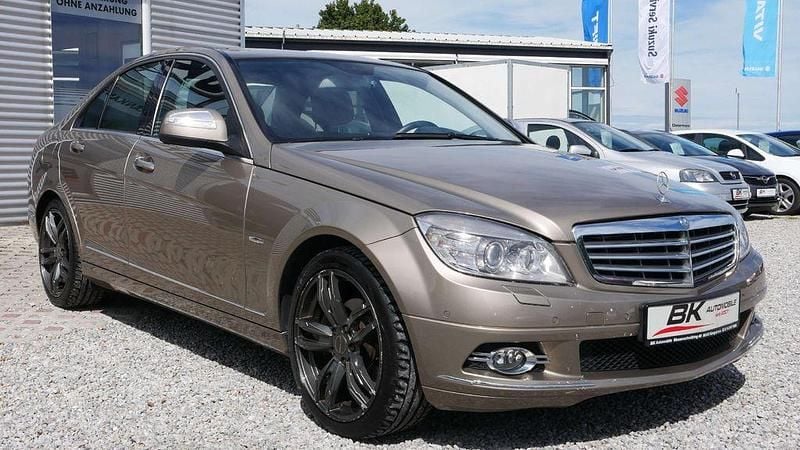 Sanidinbeige Gebraucht 2008 Mercedes C230 Limousine | 7.990 € (Fairer Preis) - Bild 1/4