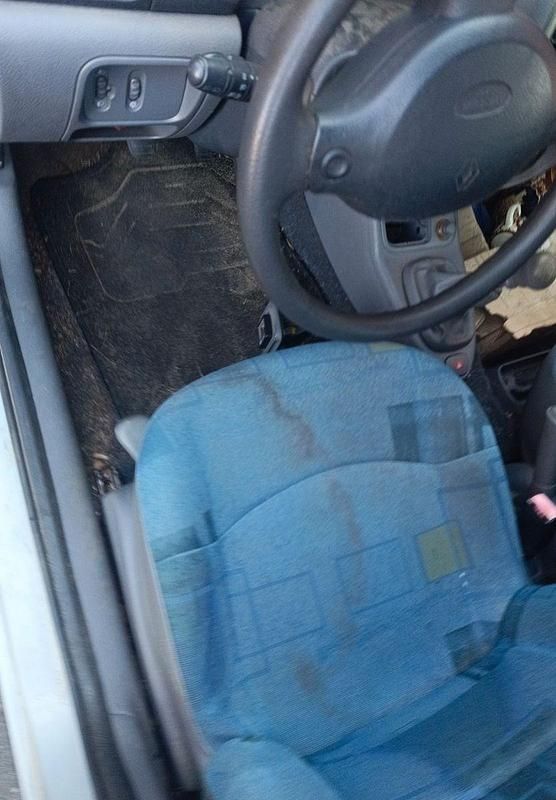 Gebraucht Renault Clio II 75 PS (55 kW) 2000 Grau Limousine