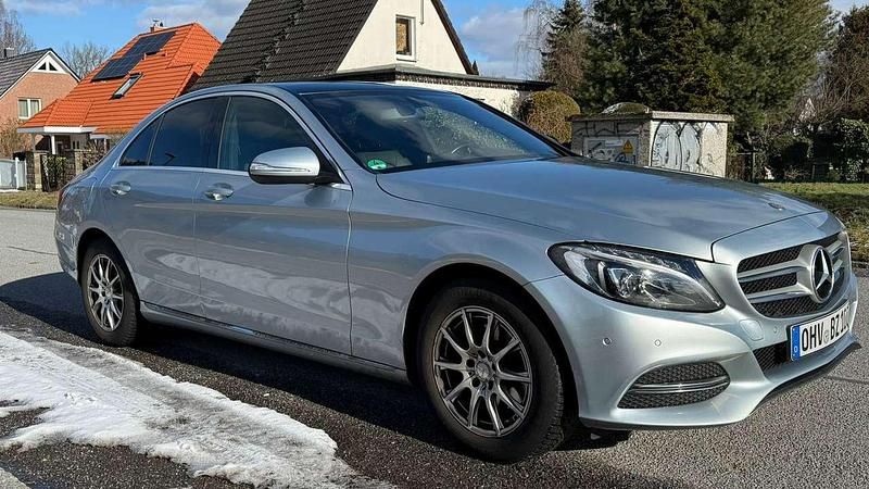 Gebraucht Mercedes C180 156 PS (114 kW) 2015 Silber Limousine