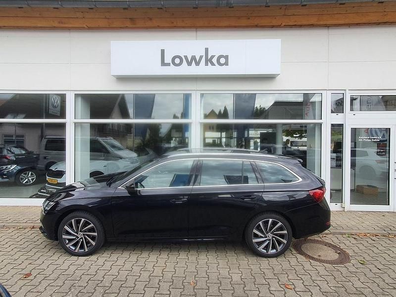 Schwarz Gebraucht 2023 Skoda Octavia Kombi | 29.870 € (Etwas zu teuer) - Bild 1/4