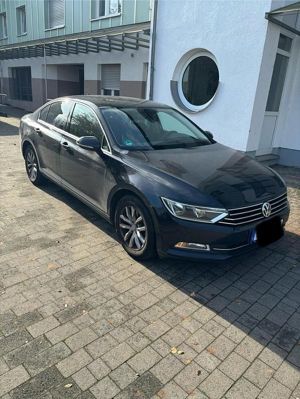 Schwarz Gebraucht 2016 VW Passat Limousine | 13.000 € (Guter Preis) - Bild 1/4