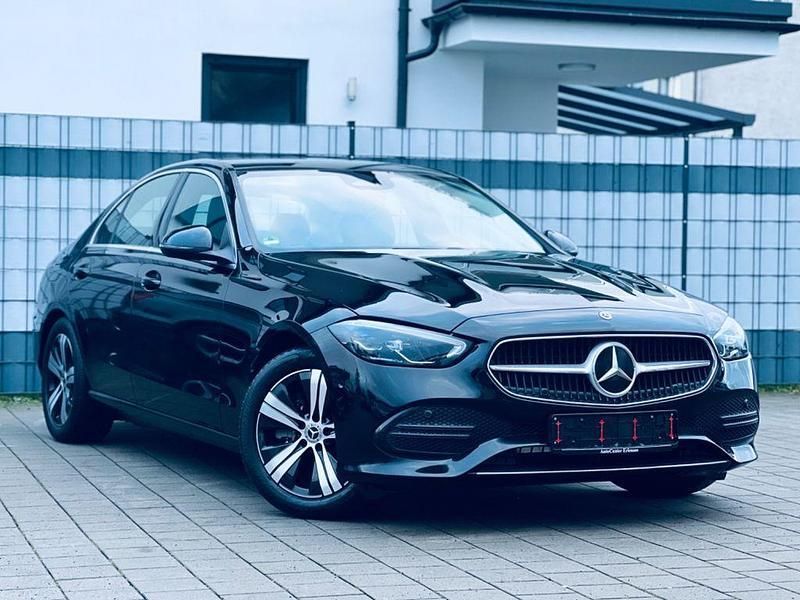 Schwarz Gebraucht 2021 Mercedes C220 Avantgarde Limousine | 38.900 € (Teuer) - Bild 1/4