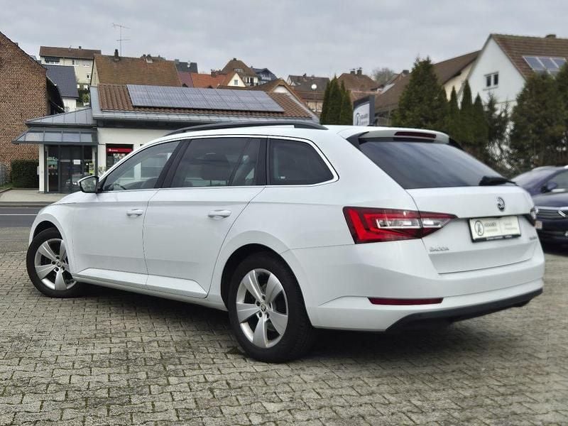 Gebraucht Skoda Superb 150 PS (110 kW) 2016 Weiß Limousine
