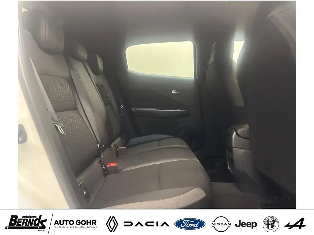 Second-hand Nissan Juke N-Connecta 114 CP (83 kW) 2024 Alb SUV