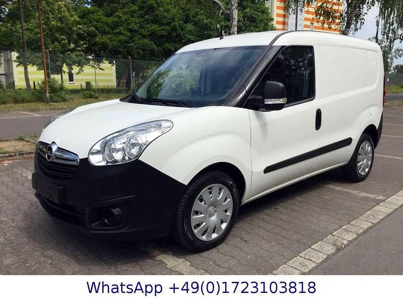 Gebraucht Opel Combo 105 PS (77 kW) 2018 Weiß Van / Kleinbus