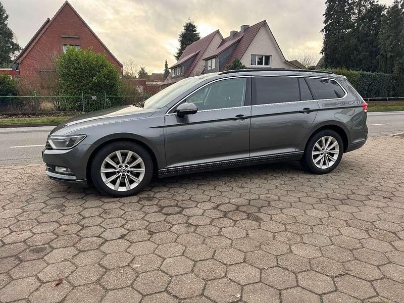 Grau Gebraucht 2015 VW Passat Kombi | 6.900 € (Superpreis) - Bild 1/4
