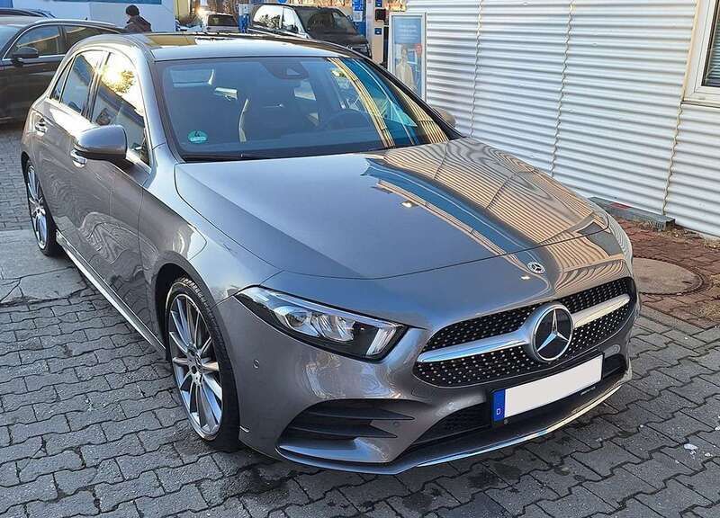 Grau Gebraucht 2021 Mercedes A200 Advanced Limousine | 27.500 € (Fairer Preis) - Bild 1/4