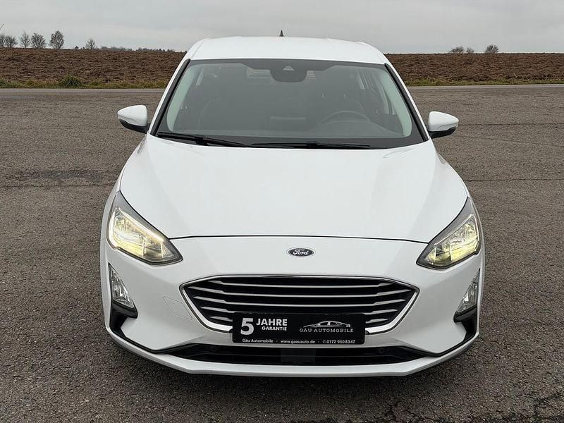 Gebraucht Ford Focus 120 PS (88 kW) 2021 Weiß Limousine