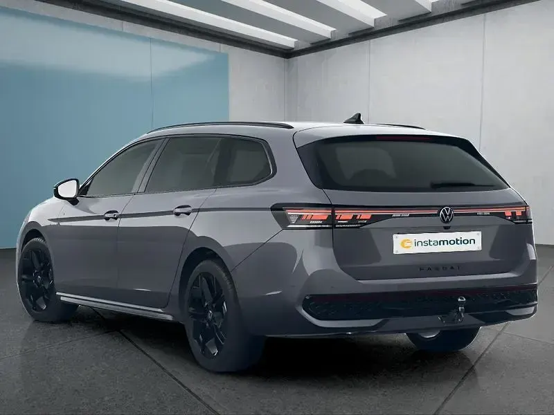 Gebraucht VW Passat 150 PS (110 kW) 2024 Grau Kombi