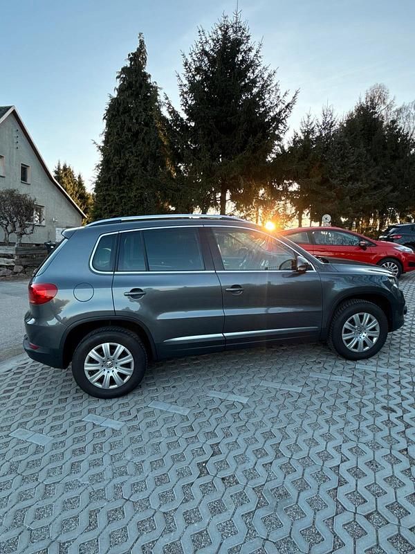 Gebraucht VW Tiguan 177 PS (130 kW) 2013 Grau SUV