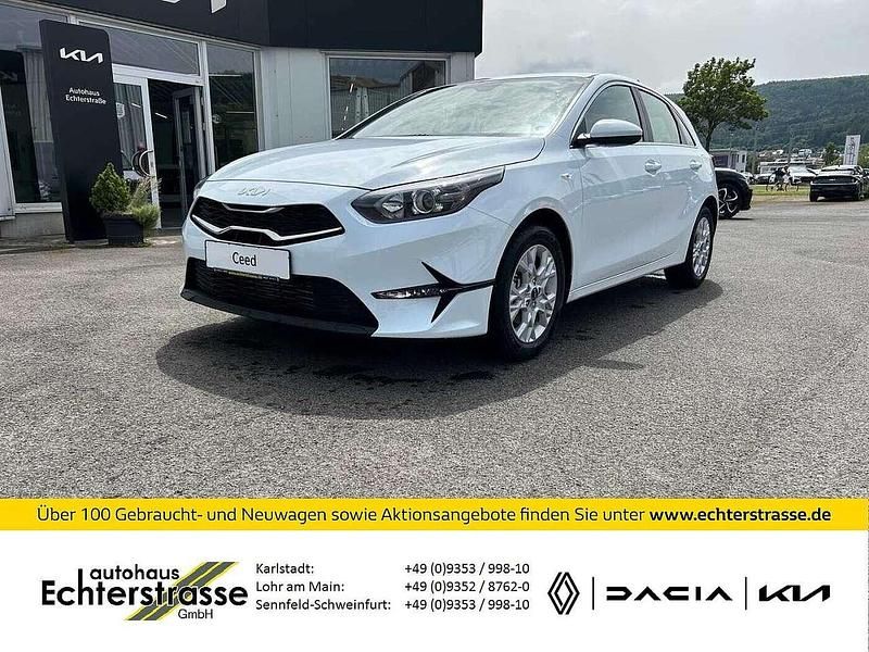 Carraraweiß Gebraucht 2024 Kia Ceed Vision Kleinwagen | 25.890 € (Fairer Preis) - Bild 1/4