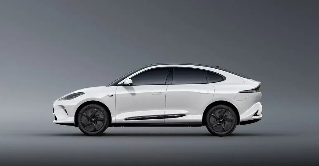 Neu MG IM6 300 kW (408 PS) 2026 Weiß SUV