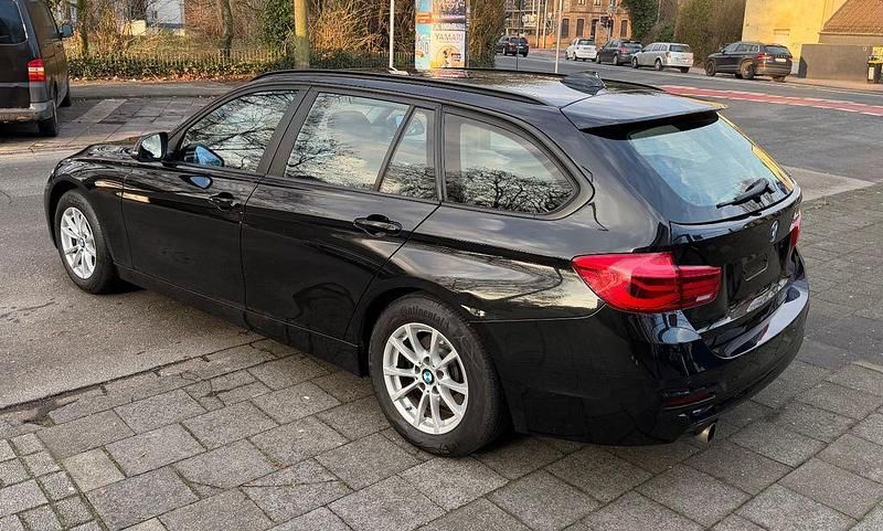 Gebraucht BMW 318 Advantage 136 PS (100 kW) 2016 Schwarz Kombi