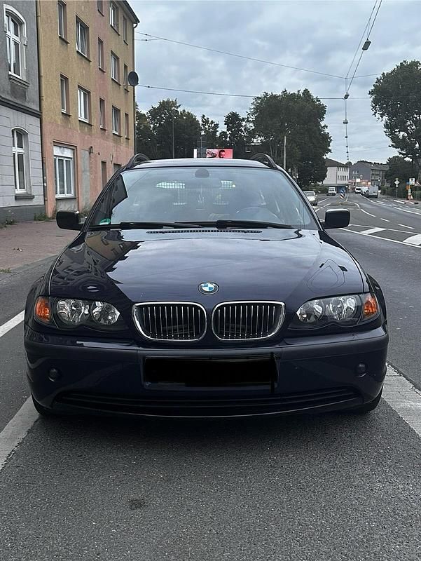 Blau Gebraucht 2004 BMW 316 Kombi | 1.500 € (Guter Preis) - Bild 1/4