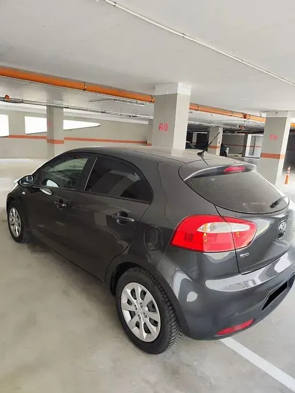 Gebraucht Kia Rio 75 PS (55 kW) 2014 Grau Limousine