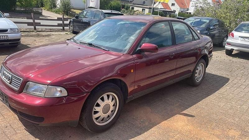Rot Gebraucht 1998 Audi A4 Limousine | 750 € (Superpreis) - Bild 1/4