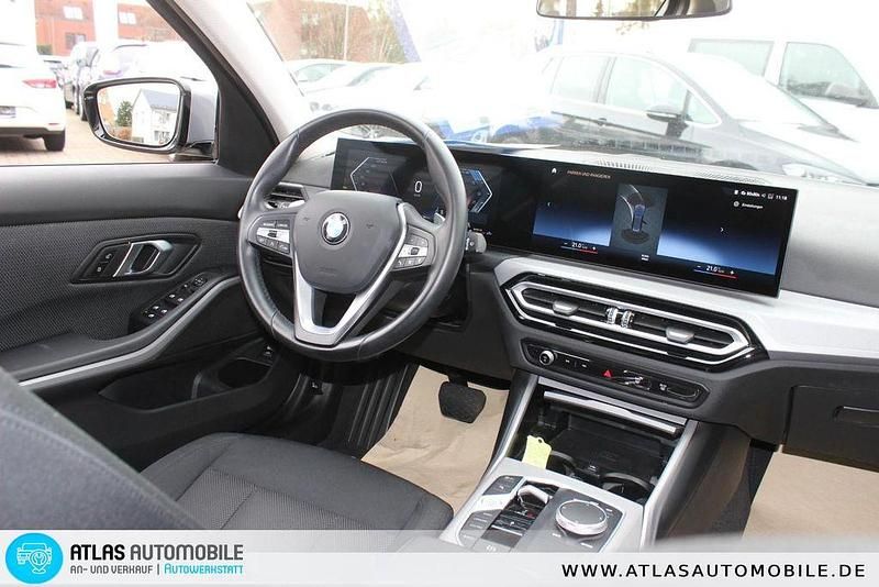 Gebraucht BMW 320 Shadowline 190 PS (139 kW) 2023 Skyscraper grau Kombi