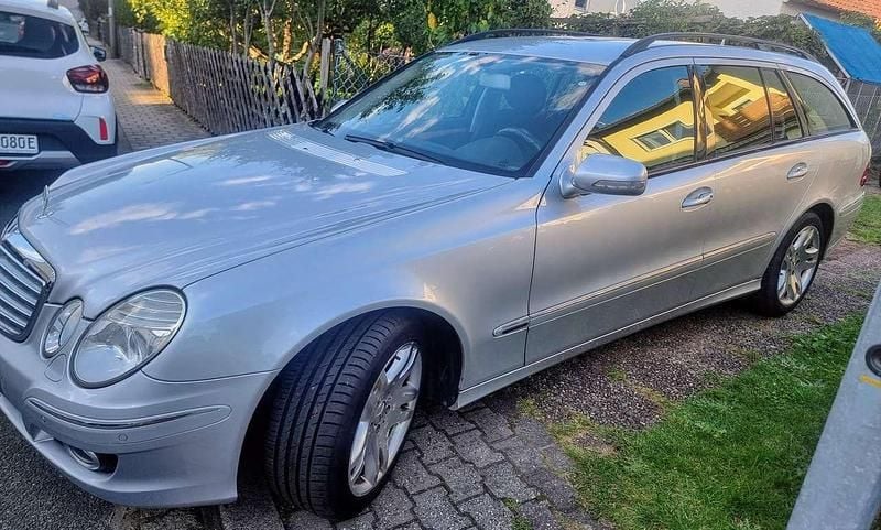 Silber Gebraucht 2007 Mercedes E200 Kombi | 5.900 € (Fairer Preis) - Bild 1/4