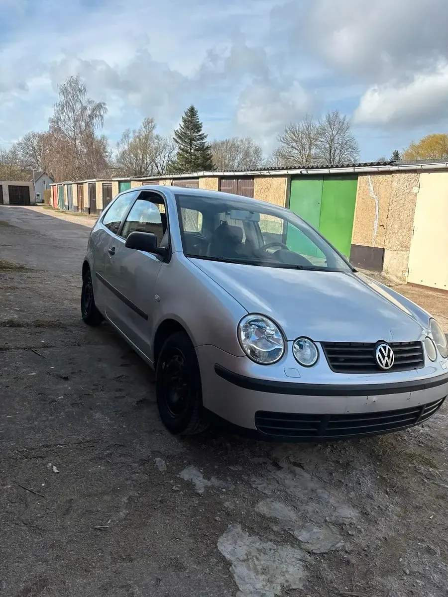 Gebraucht VW Polo 75 PS (55 kW) 2003 Silber Kleinwagen