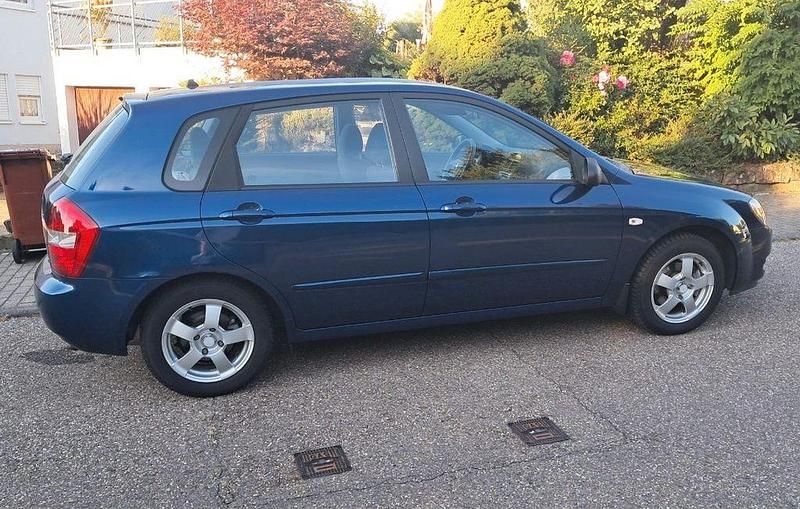 Blau Gebraucht 2007 Kia Ceed Limousine | 3.800 € (Fairer Preis) - Bild 1/3