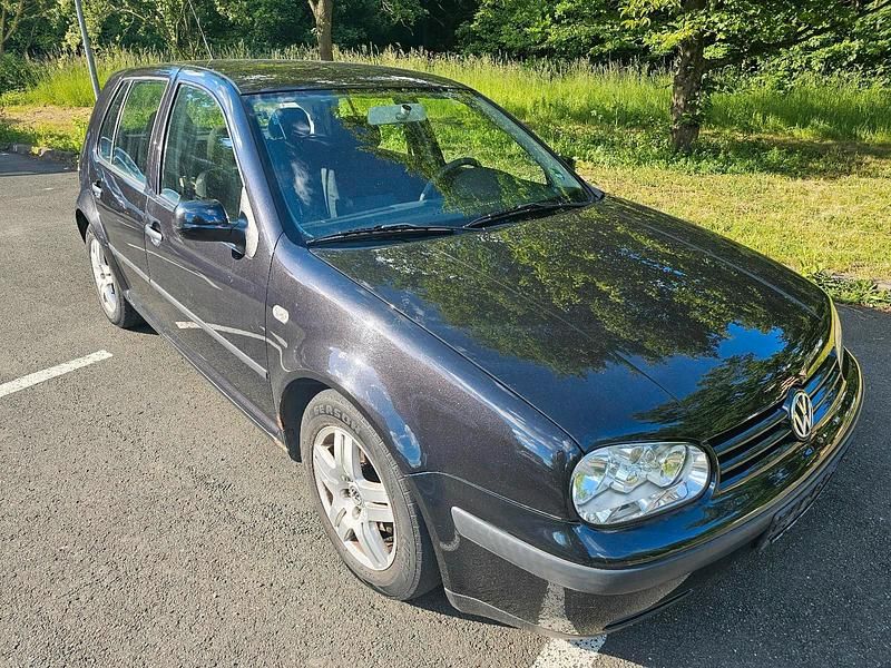 Schwarz Gebraucht 2002 VW Golf IV Kleinwagen | 400 € (Superpreis) - Bild 1/4