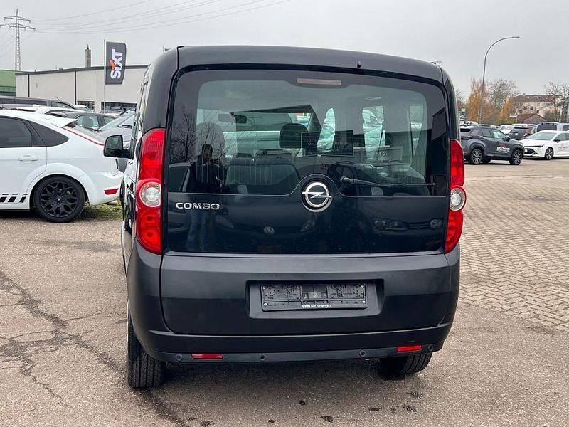 Gebraucht Opel Combo Edition 95 PS (69 kW) 2018 Schwarz Van / Kleinbus