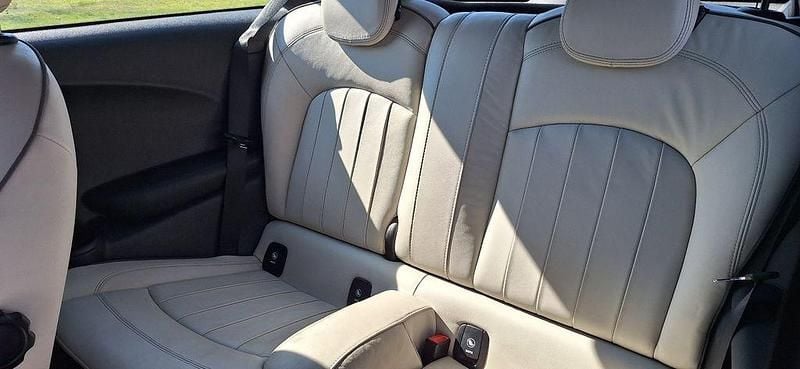 Gebraucht Mini Cooper 136 PS (100 kW) 2017 Schwarz Kleinwagen