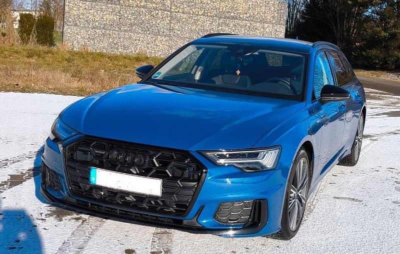 Blau Gebraucht 2024 Audi A6 S-Line Kombi | 56.500 € - Bild 1/4