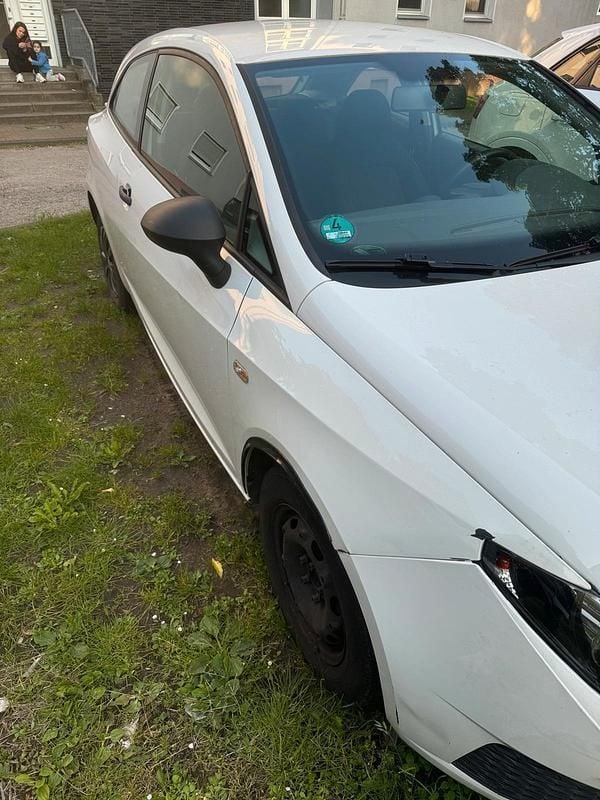 Weiß Gebraucht 2011 Seat Ibiza Kleinwagen | 1.400 € (Fairer Preis) - Bild 1/4