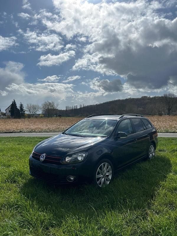 Gebraucht VW Golf VII 105 PS (77 kW) 2013 Schwarz Kombi