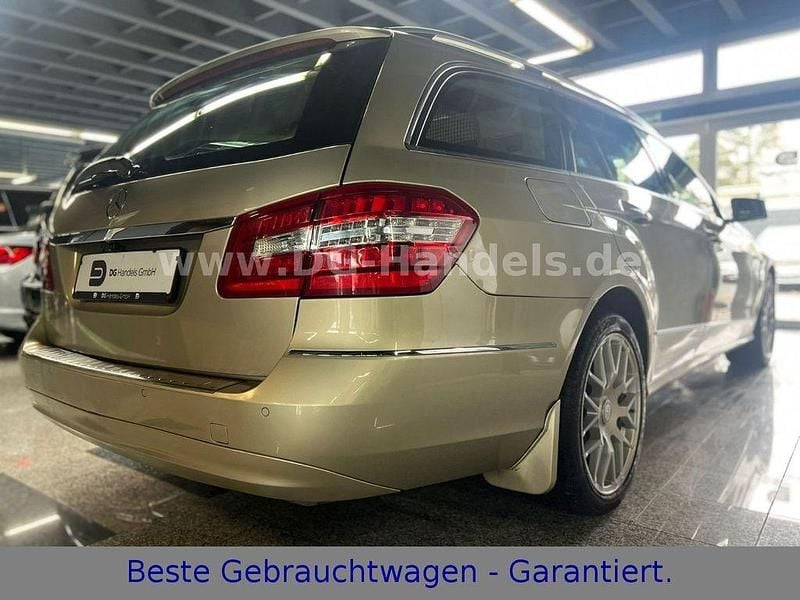 Gebraucht Mercedes E220 Elegance 170 PS (125 kW) 2011 Beige Kombi
