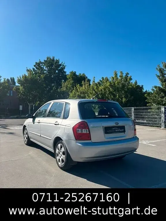 Gebraucht Kia Cerato LX 102 PS (75 kW) 2007 Silber Kombi