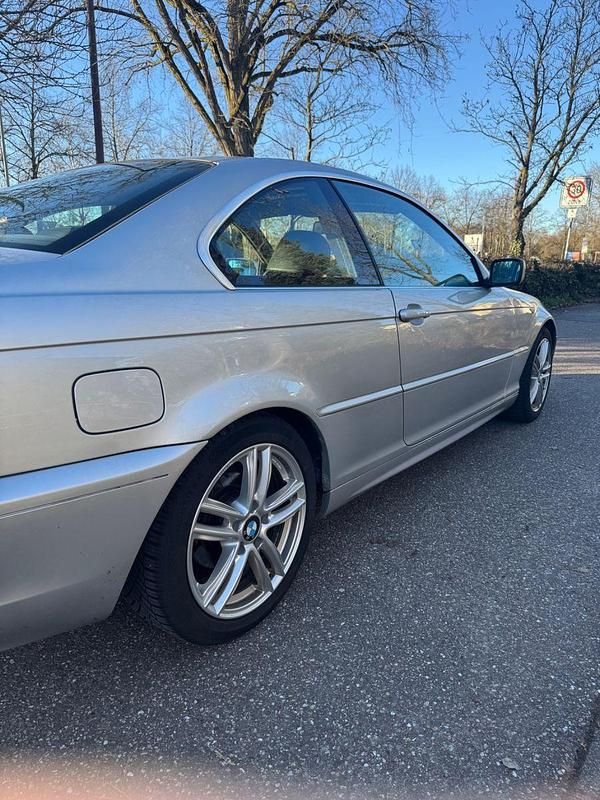 Gebraucht BMW 320 170 PS (125 kW) 2006 Silber Coupé