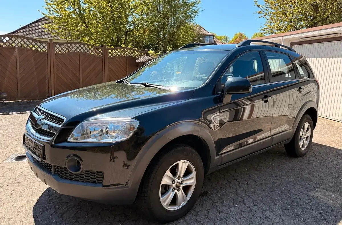 Używany Chevrolet Captiva LS 150 KM (110 kW) 2011 Czarny SUV