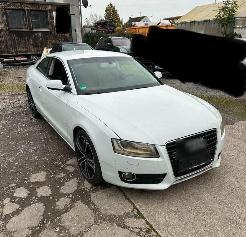 Weiß Gebraucht 2011 Audi A5 S-Line Coupé | 3.800 € - Bild 1/4
