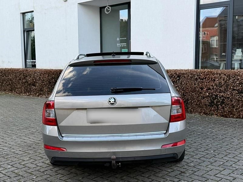 Gebraucht Skoda Octavia 150 PS (110 kW) 2016 Grau Kleinwagen
